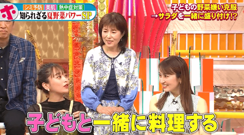 近藤千尋さん、お子さんと一緒に料理をする
（出典：「ホンマでっか!?TV」より）

